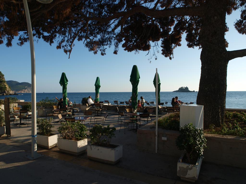 奥巴拉德拉格维克公寓酒店 Petrovac 外观 照片